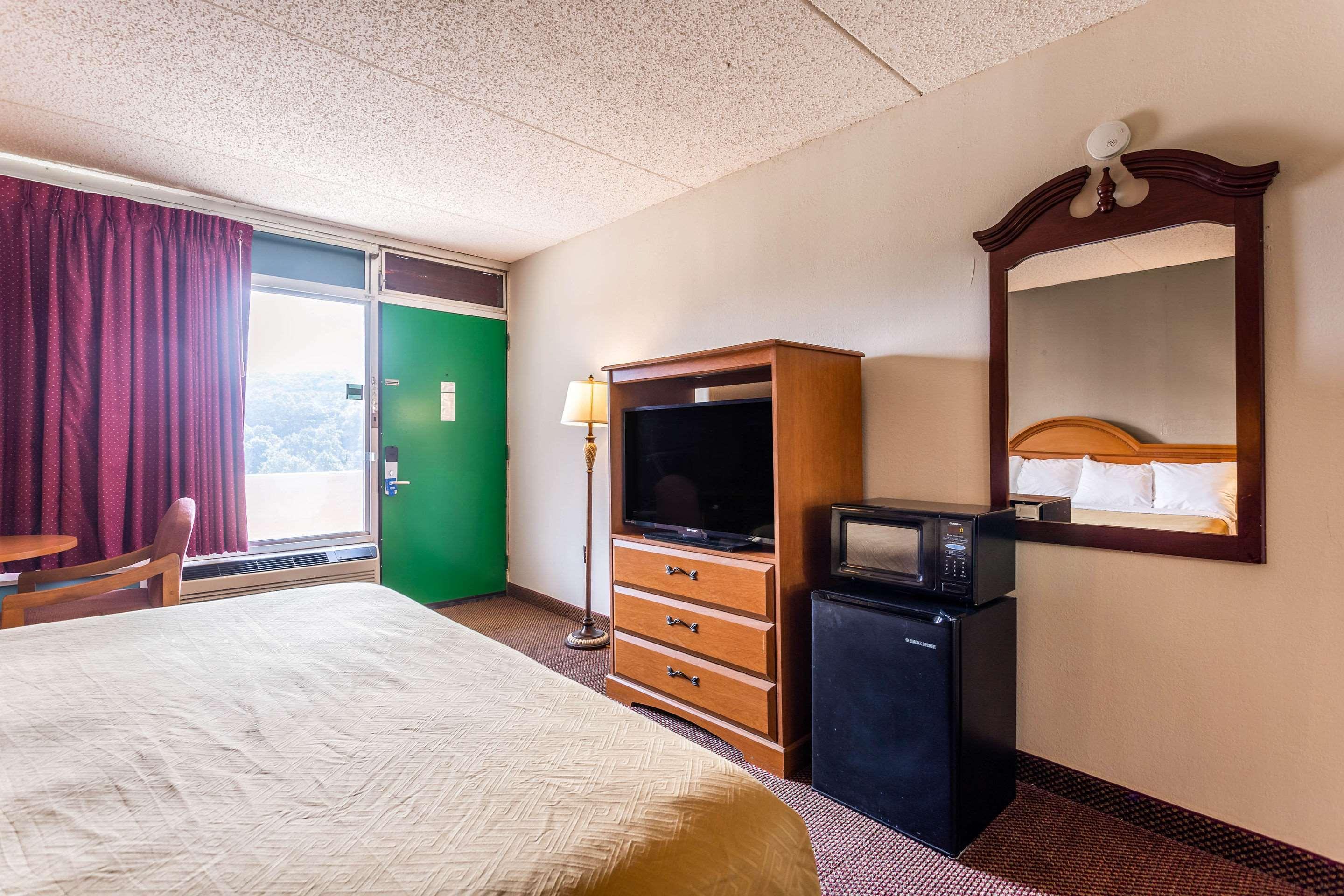 Rodeway Inn Renfro Valley Mount Vernon Extérieur photo
