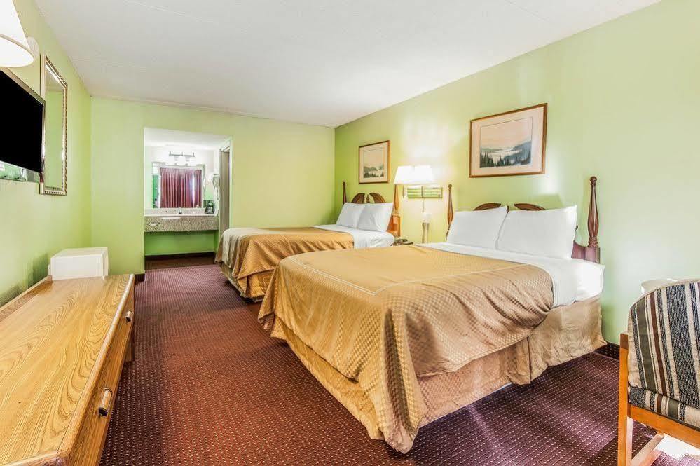 Rodeway Inn Renfro Valley Mount Vernon Extérieur photo